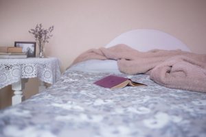 כיצד המצעים שלכם משפיעים על איכות השינה