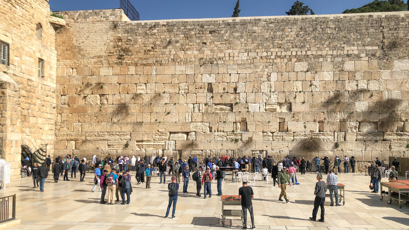 חוויה רוחנית של פעם בחיים: בר מצווה בכותל המערבי בירושלים